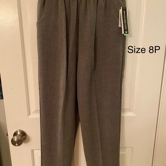 Womenswear - Picture 3 of 6